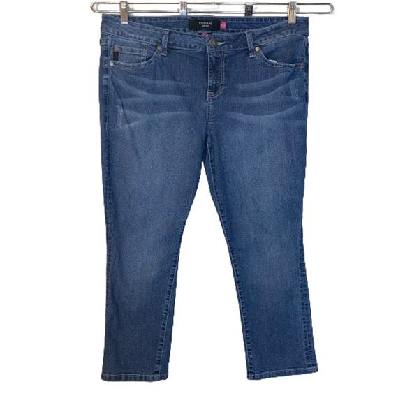 Torrid Medium Wash Denim Skinny Leg Jeans Mid-Rise Sz 16 - Picture 1 of 9